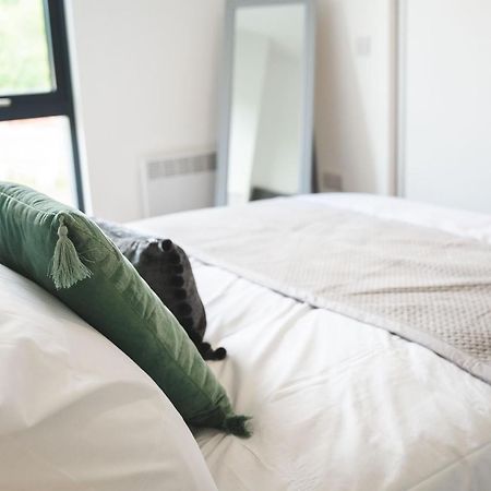Modern Apartment - City Centre - Free Wi-Fi - New Шеффілд Екстер'єр фото