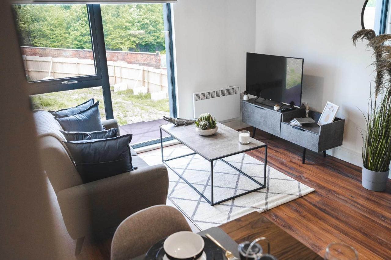Modern Apartment - City Centre - Free Wi-Fi - New Шеффілд Екстер'єр фото