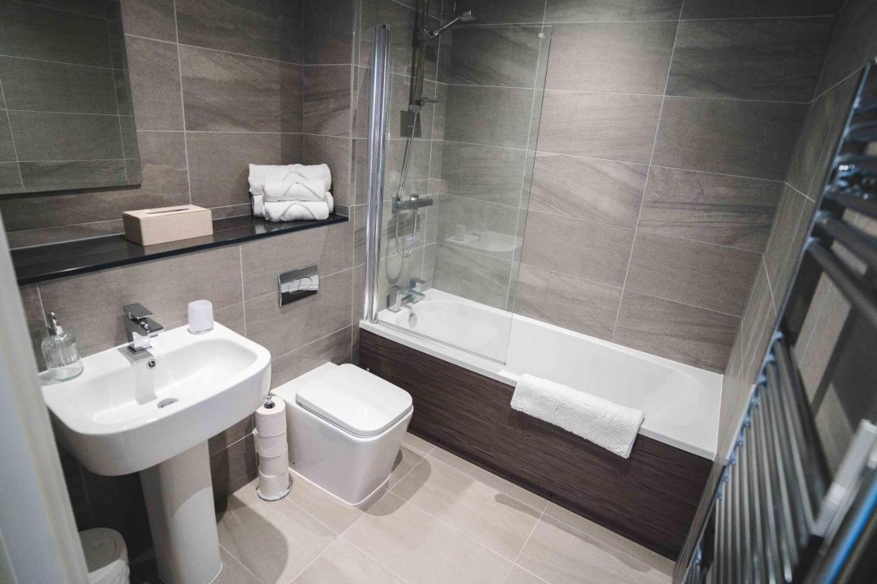 Modern Apartment - City Centre - Free Wi-Fi - New Шеффілд Екстер'єр фото