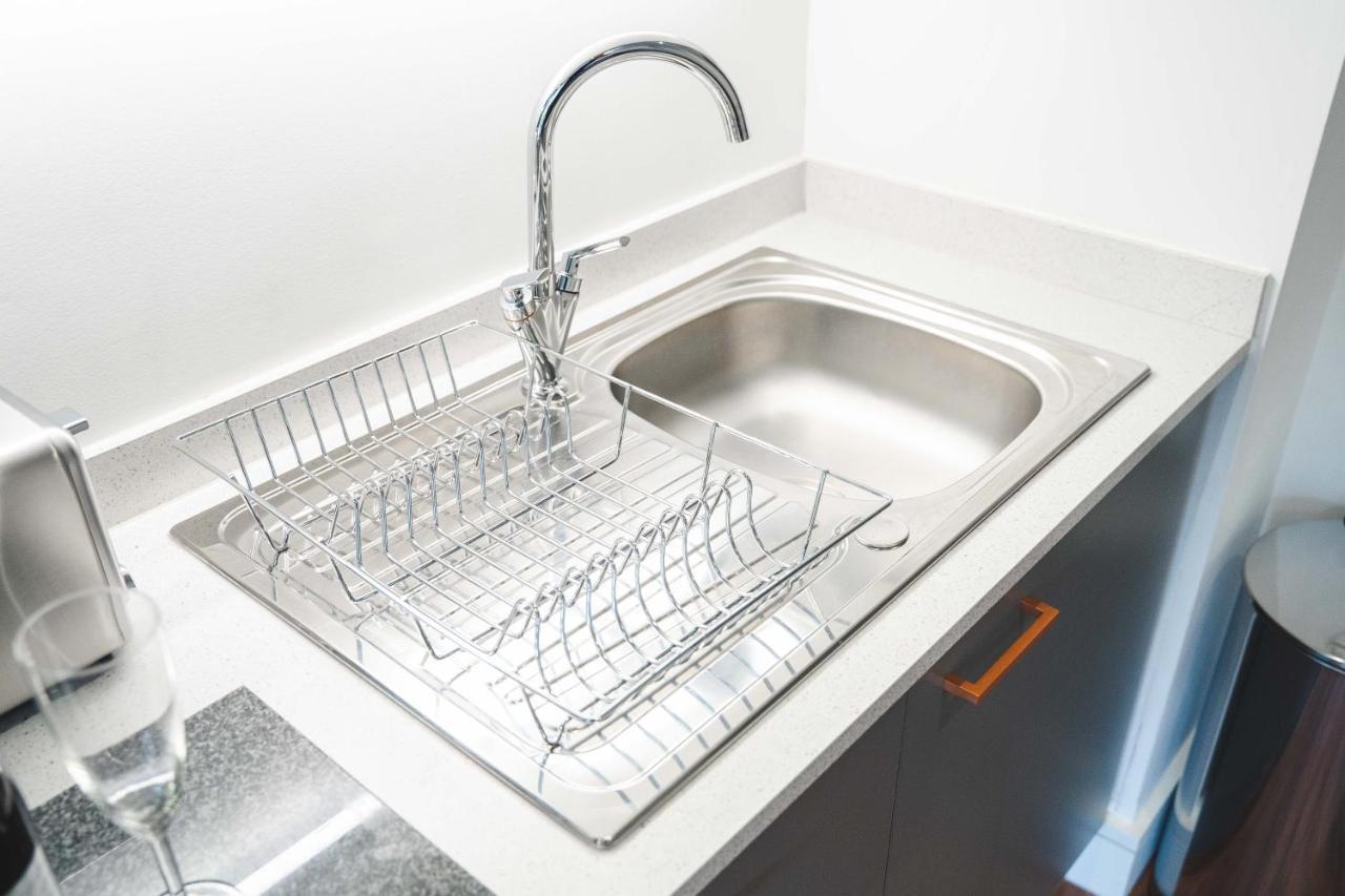 Modern Apartment - City Centre - Free Wi-Fi - New Шеффілд Екстер'єр фото